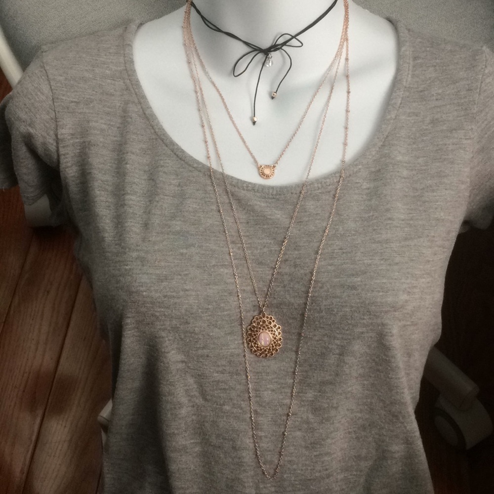 Bowtie choker